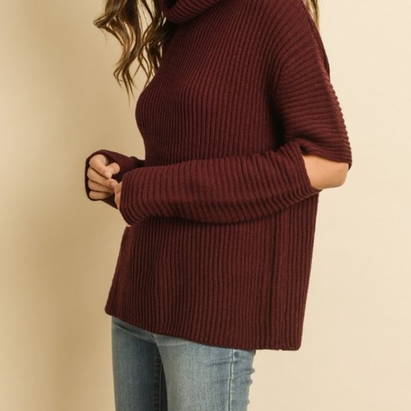 Peekaboo Sweater - Picture 4 of 5